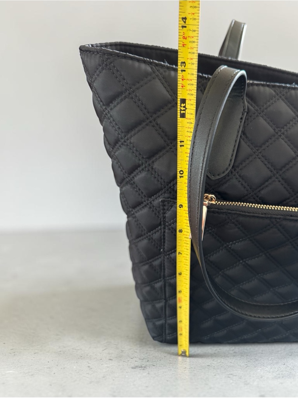 GUESS Jaxi Top Quilted Zip Tote - Picture 9 of 13